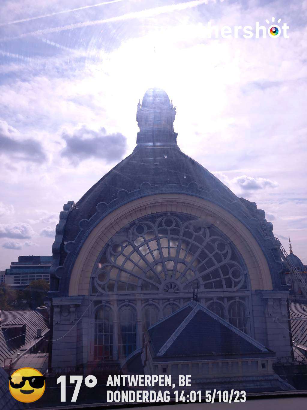 Clear weather in Antwerpen, 17°C — October 5, 2023 (community photo)