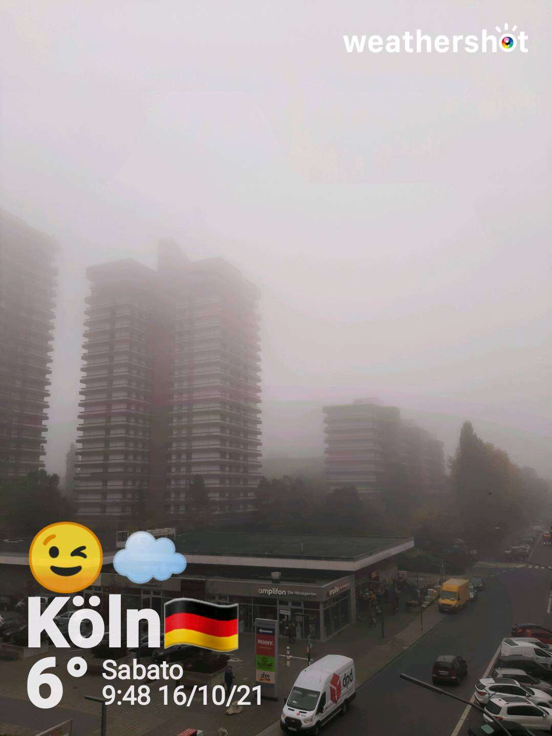 Rainy night weather in Köln, 18°C — October 16, 2021 (community photo)