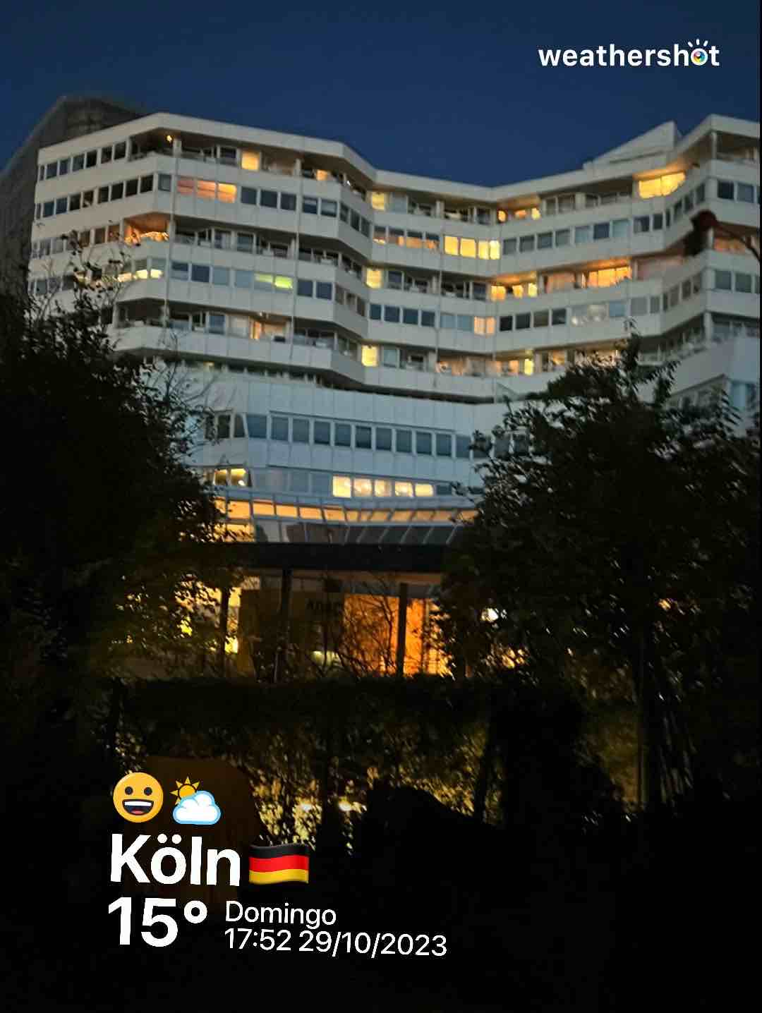 Partly cloudy weather in Köln, 15°C — October 29, 2023 (community photo)