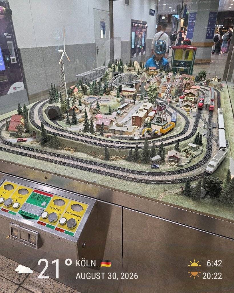 Cloudy weather in Köln, 21°C — August 30, 2026 (community photo)