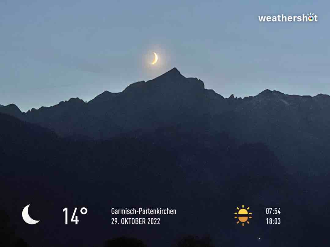 Clear night weather in Garmisch-Partenkirchen, 14°C — October 29, 2022 (community photo)