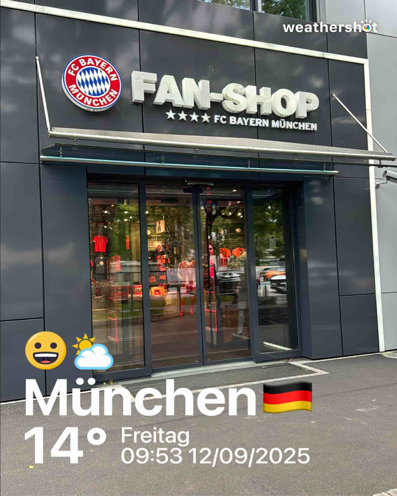 Partly cloudy weather in München, 14°C — September 12, 2025 (community photo)