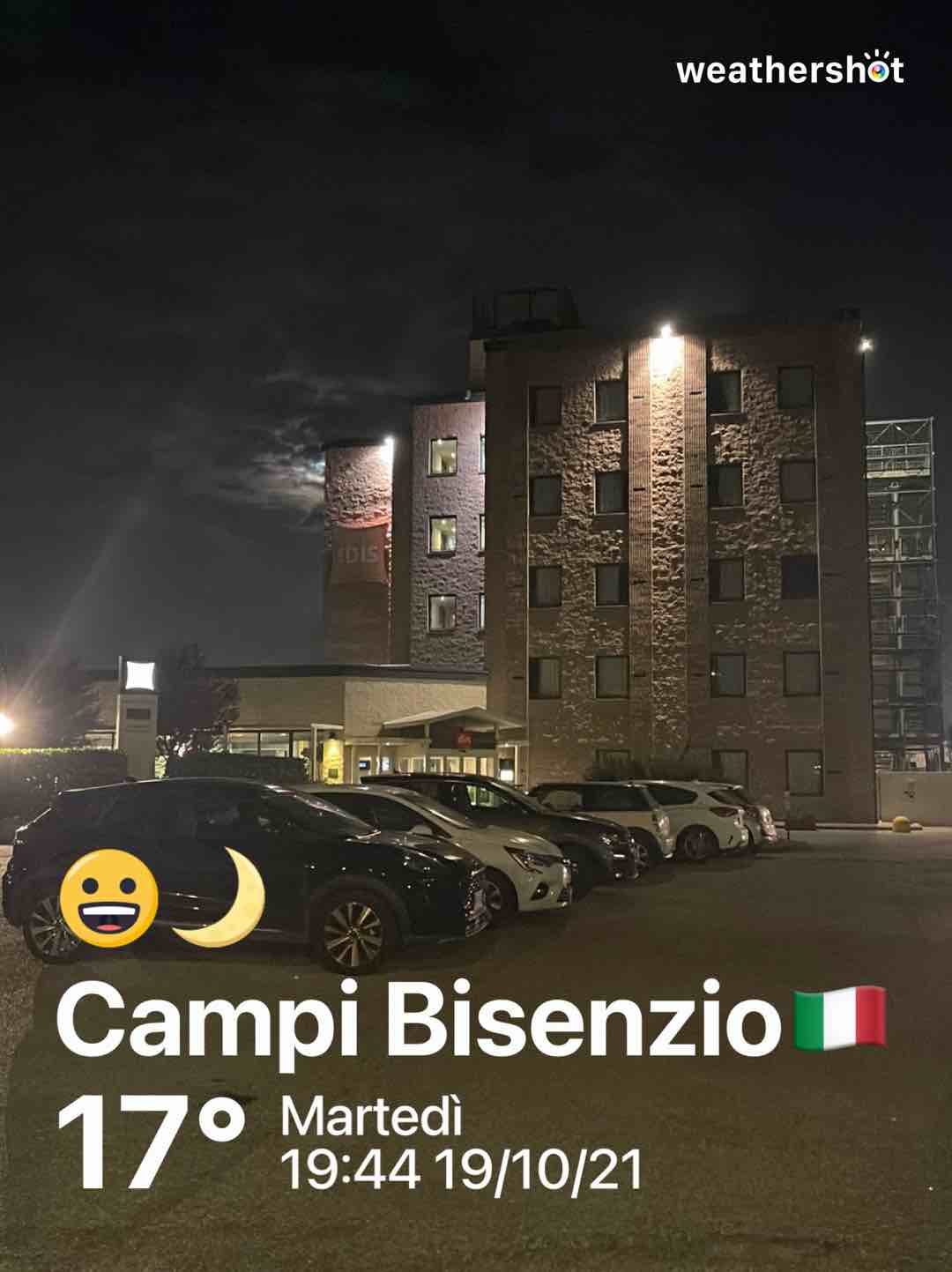 Clear night weather near Florence, 17°C — October 19, 2021 (community photo)