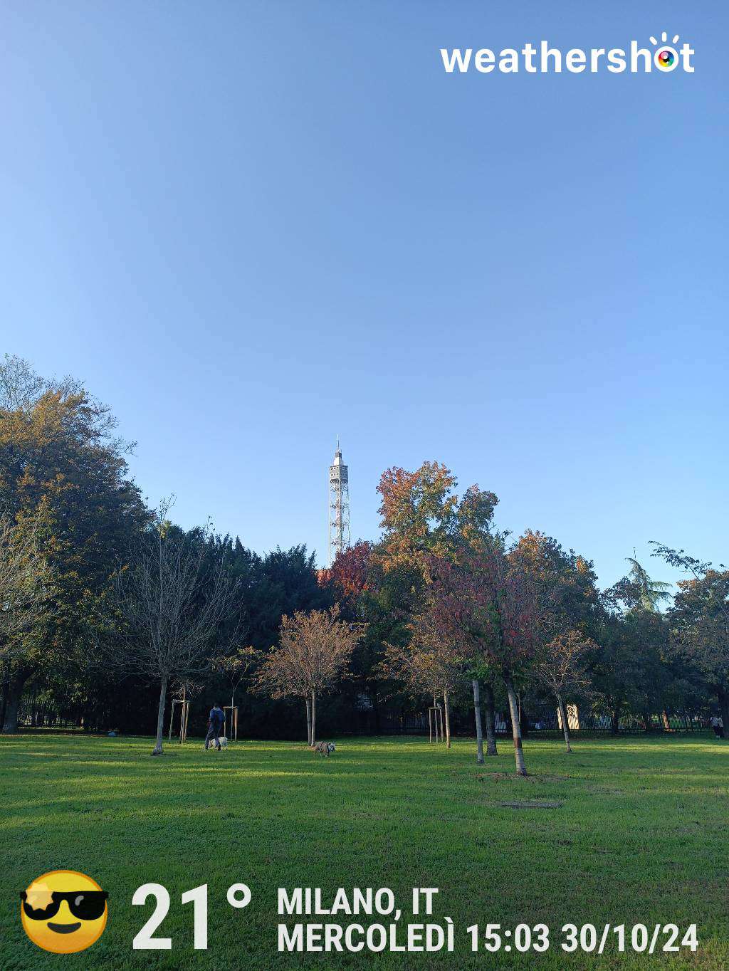 Sunny weather in Milano, 21°C — October 30, 2024 (community photo)
