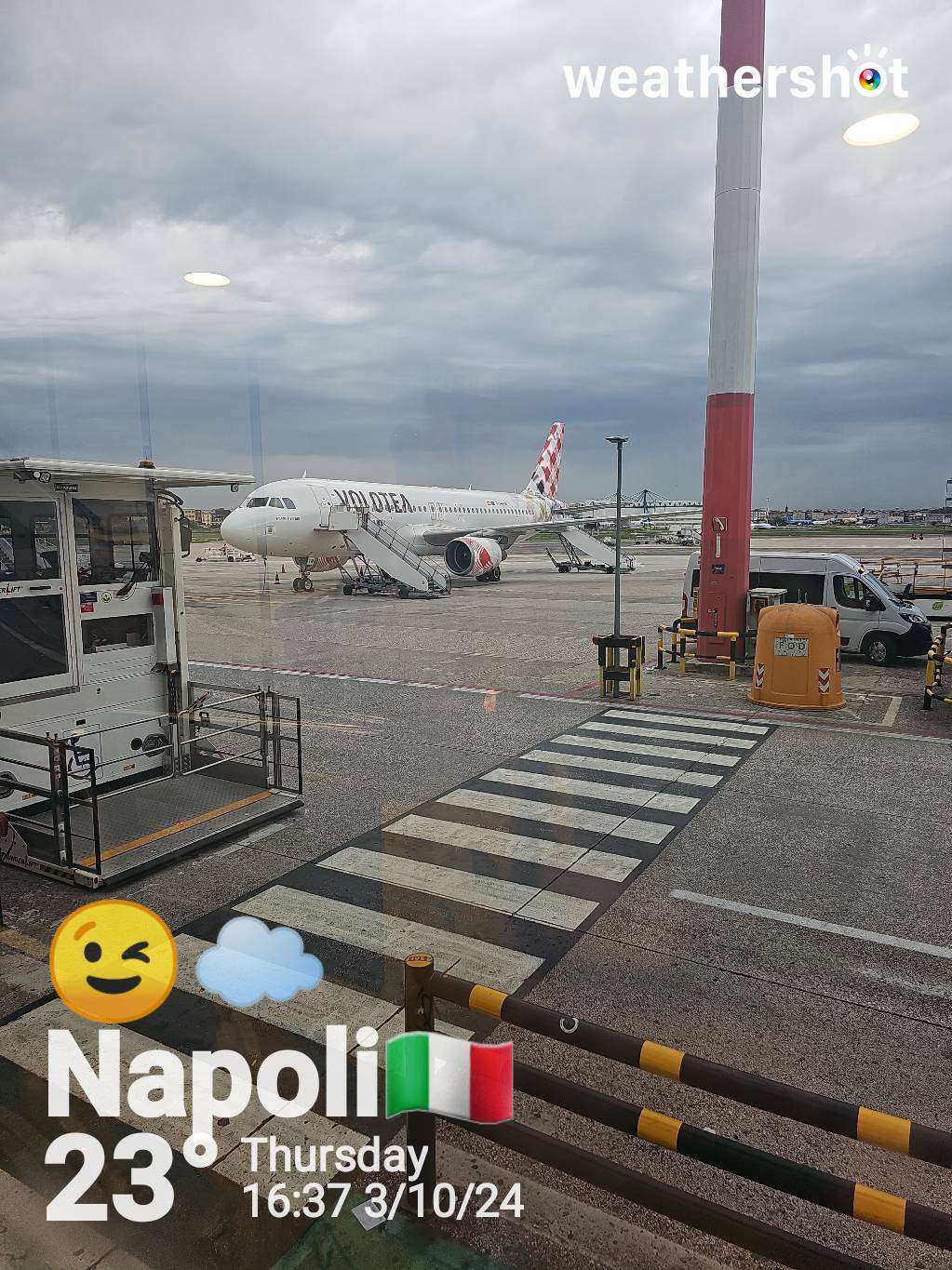 Cloudy weather in Napoli, 23°C — October 3, 2024 (community photo)