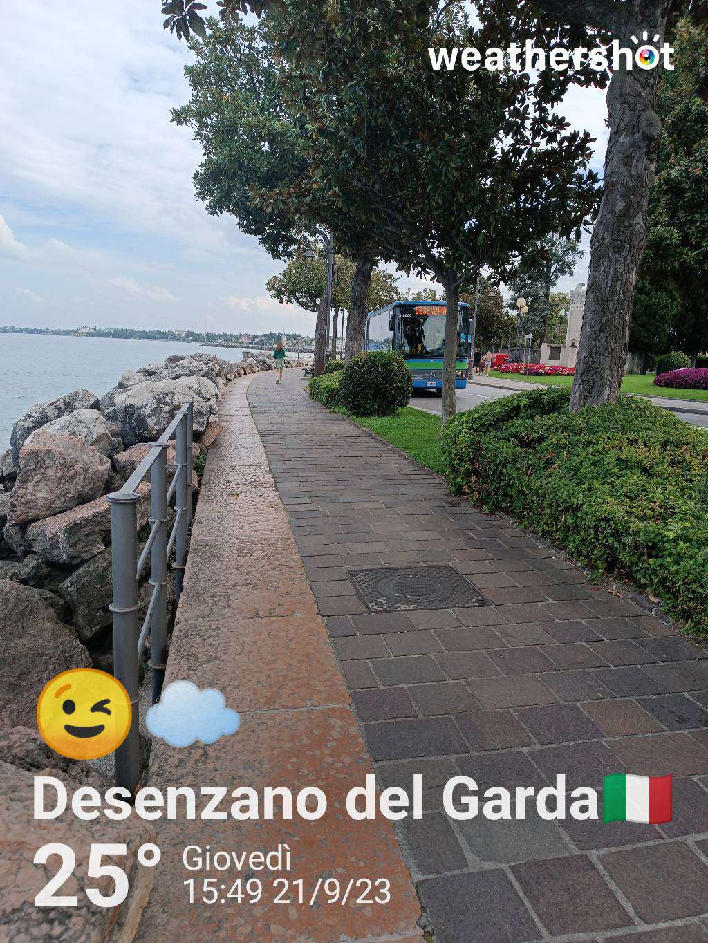 Cloudy weather in Desenzano del Garda, 25°C — September 21, 2023 (community photo)