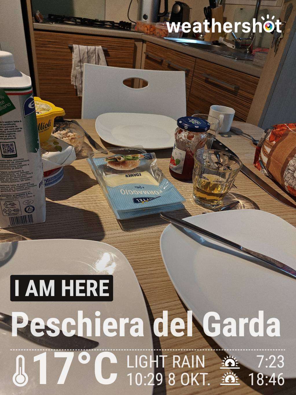 Rainy weather in Peschiera del Garda, 17°C — October 8, 2024 (community photo)