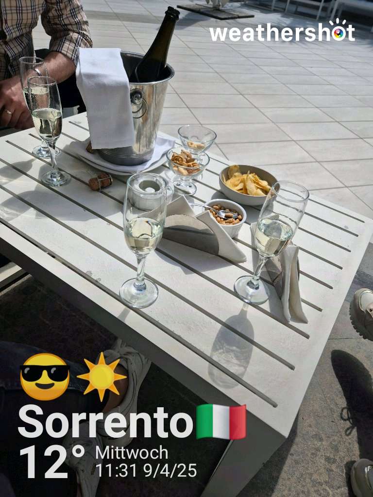 Sunny weather in Sorrento, 12°C — April 9, 2025 (community photo)