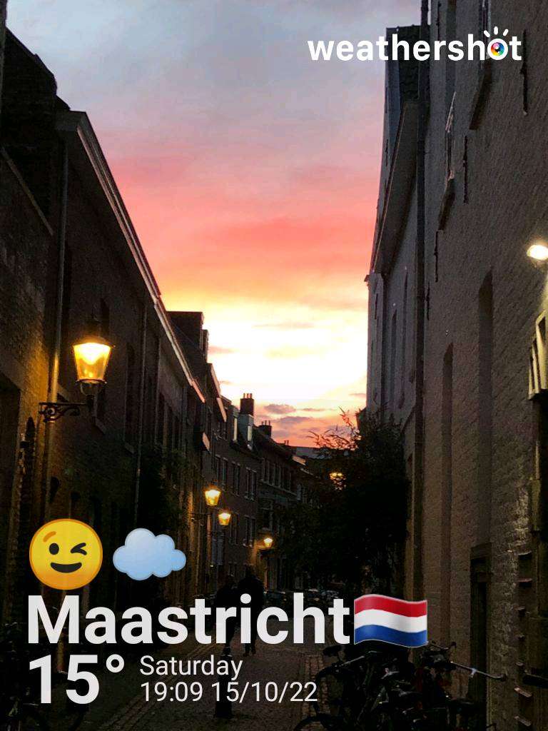 Clear night weather in Maastricht, 13°C — October 15, 2022 (community photo)