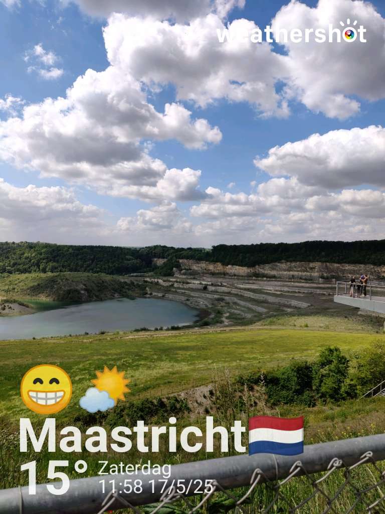 Partly cloudy weather in Maastricht, 15°C — May 17, 2025 (community photo)