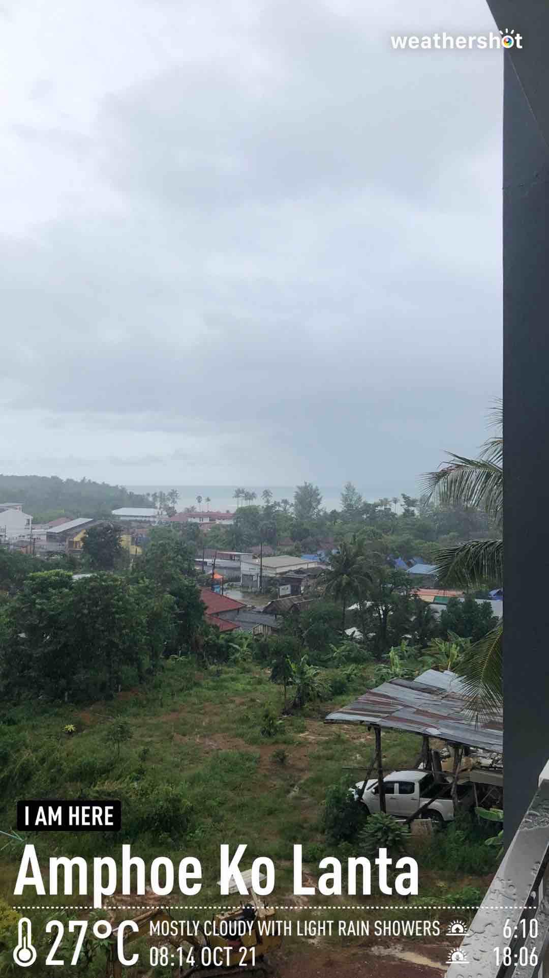 Rainy weather in Sala Dan, 27°C — October 21, 2021 (community photo)