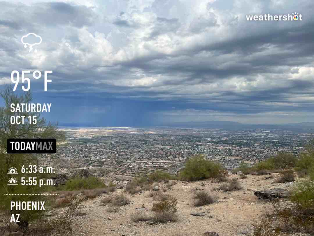 Rainy weather in Phoenix, 75°F — October 16, 2022 (community photo)